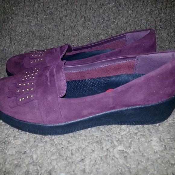 FITFLOP-Deep Plum Studded Fringey Sneakerloafer-Size 6-NWOB - Picture 2 of 6